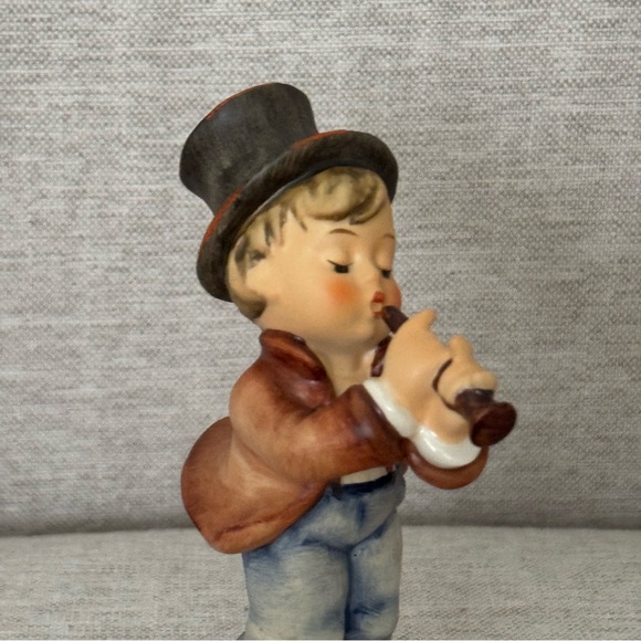 Serenade - Goebel M. I. Hummel Figurine #85 4/0 TMK 6 - Picture 12 of 14
